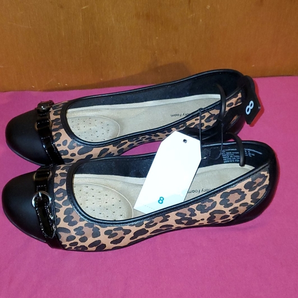 Womens Animal Print Flats With Memory Foam - Picture 6 of 6